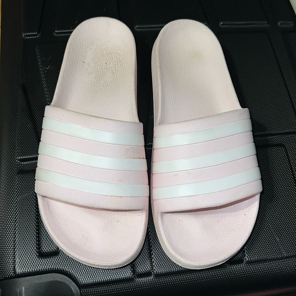 Comfy , light weight slides!